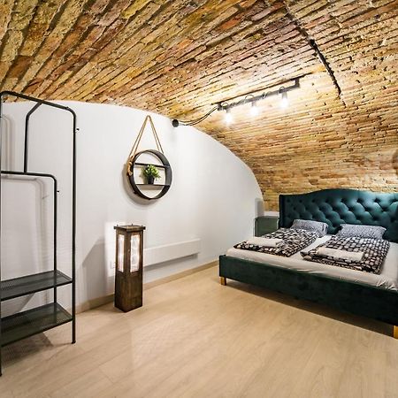 בודפשט Spacious Loft In The Heart Of Downtown מראה חיצוני תמונה