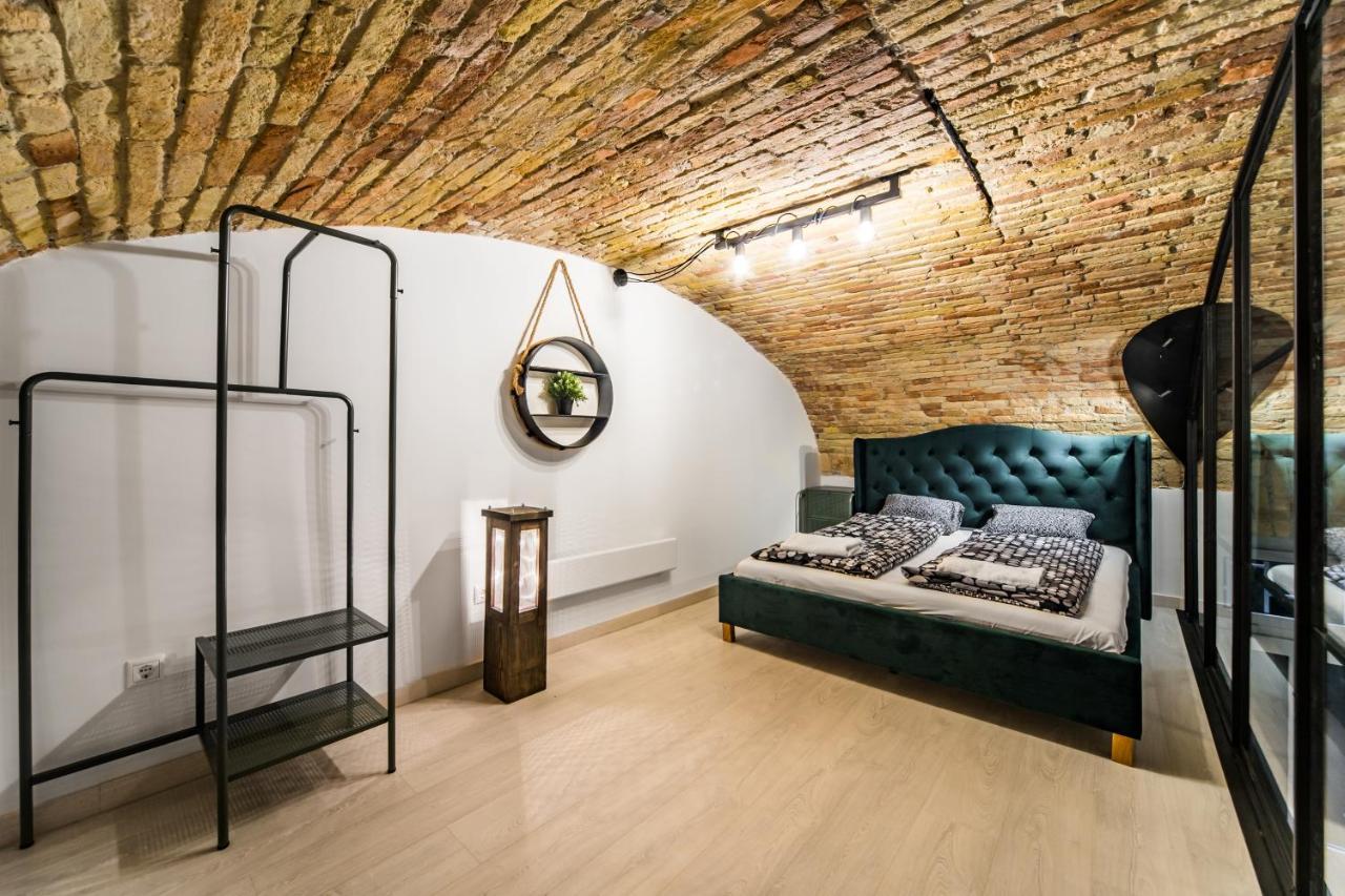בודפשט Spacious Loft In The Heart Of Downtown מראה חיצוני תמונה