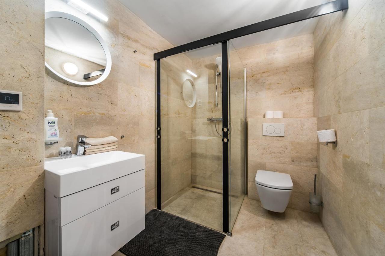 בודפשט Spacious Loft In The Heart Of Downtown מראה חיצוני תמונה