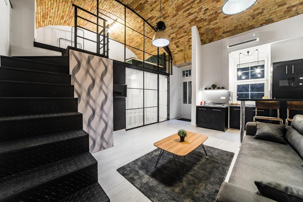 בודפשט Spacious Loft In The Heart Of Downtown מראה חיצוני תמונה