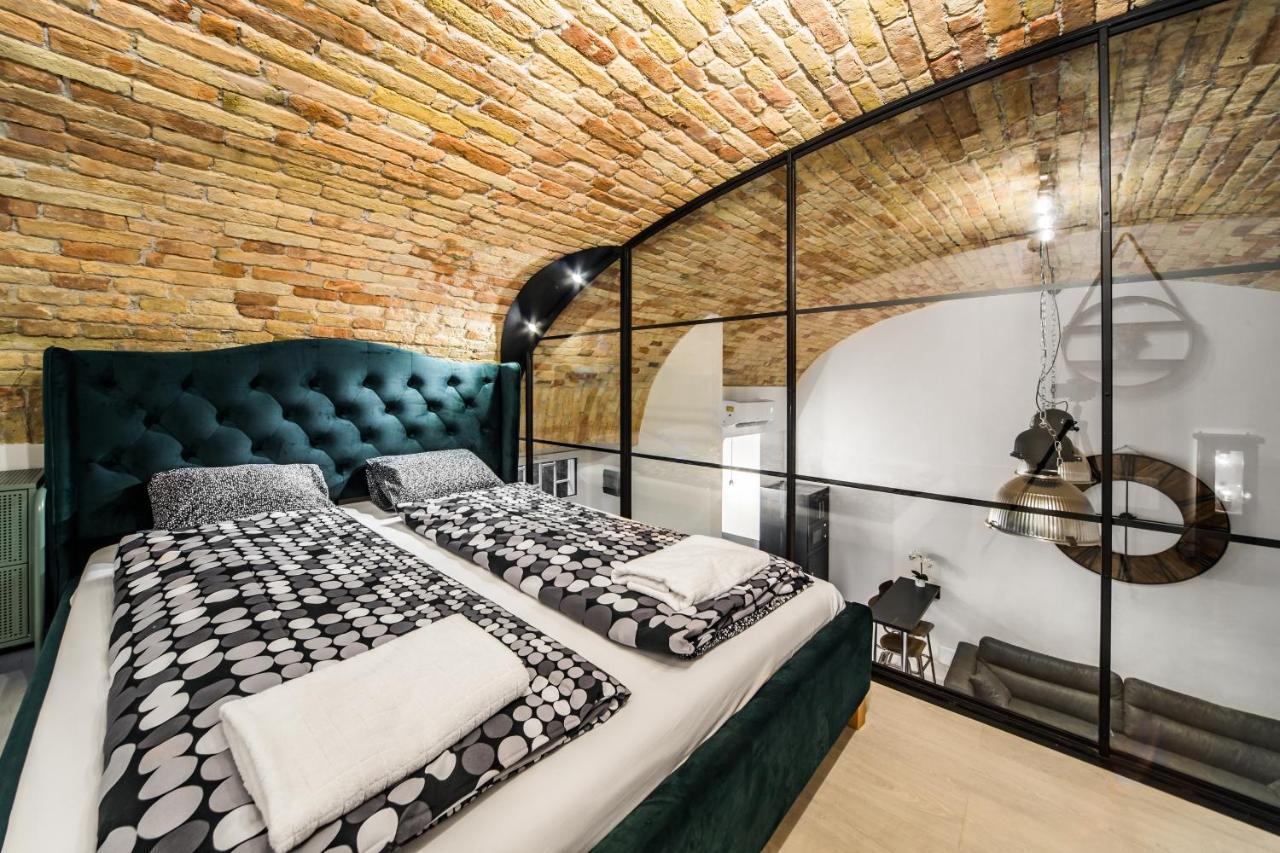 בודפשט Spacious Loft In The Heart Of Downtown מראה חיצוני תמונה